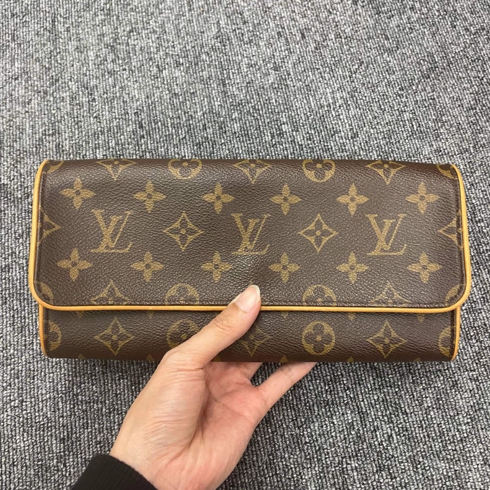 AUTHENTIC LOUIS VUITTON TWIN POCHETTE GM SIZE